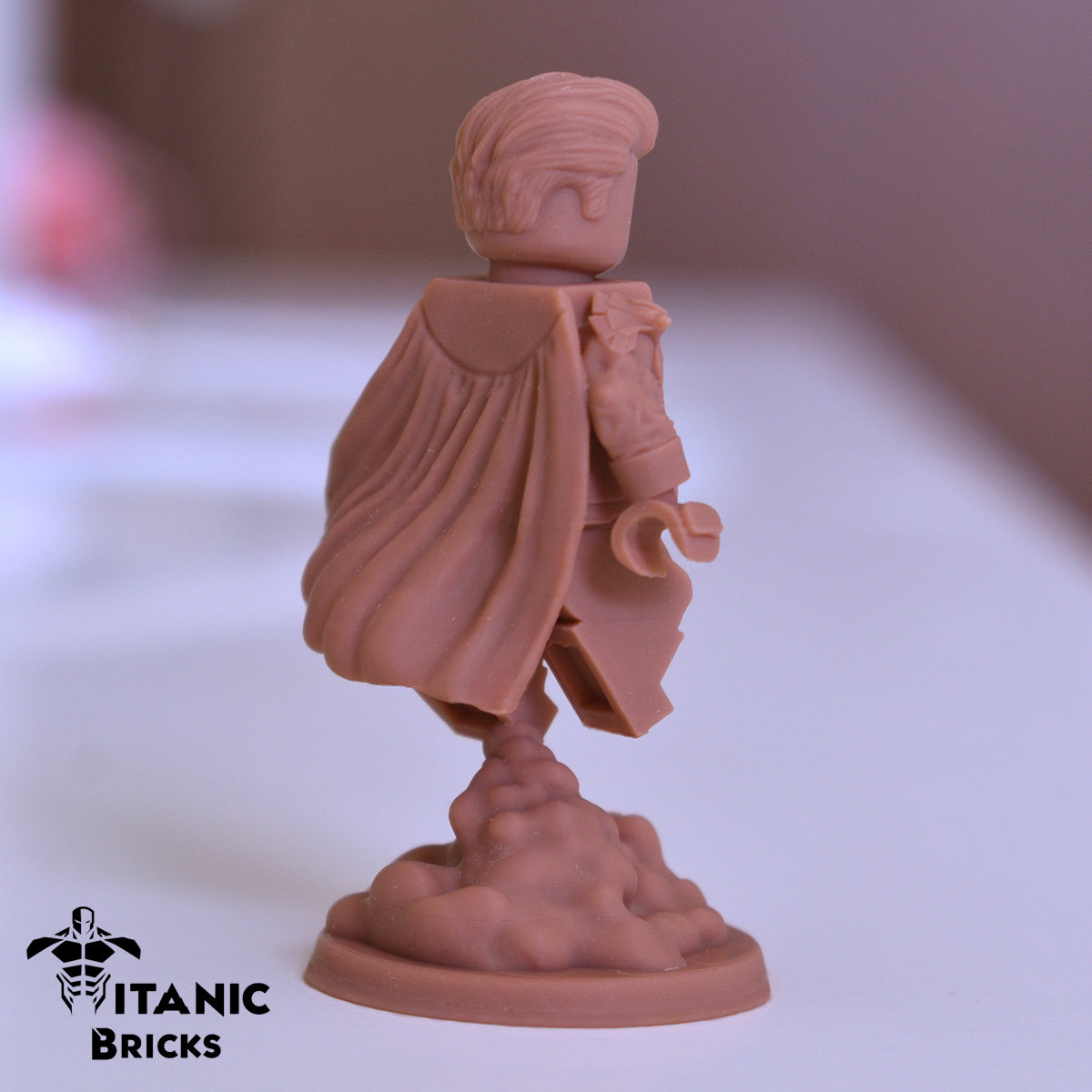 American Avenger figurine - Titanic Bricks