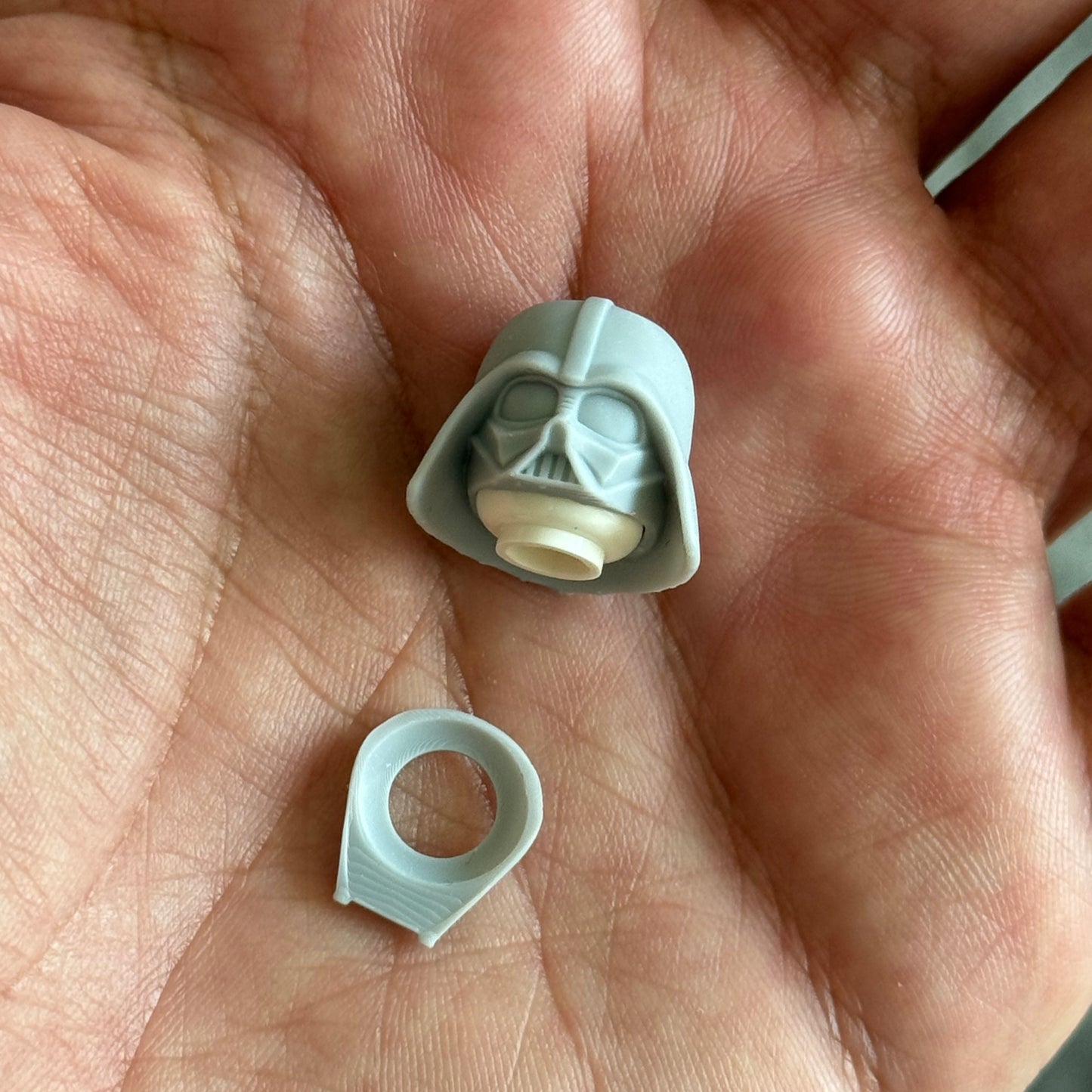 Shadow Warlord helmet - Titanic Bricks