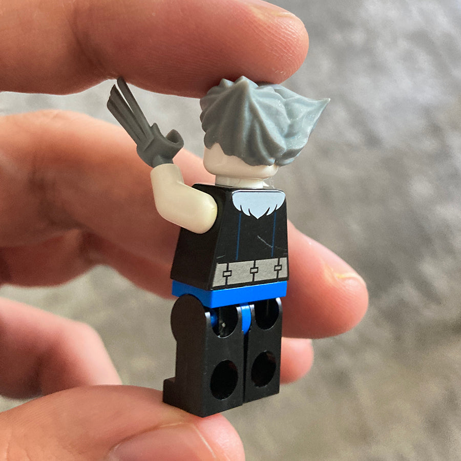 Wolf Man hair and claws - Titanic Bricks