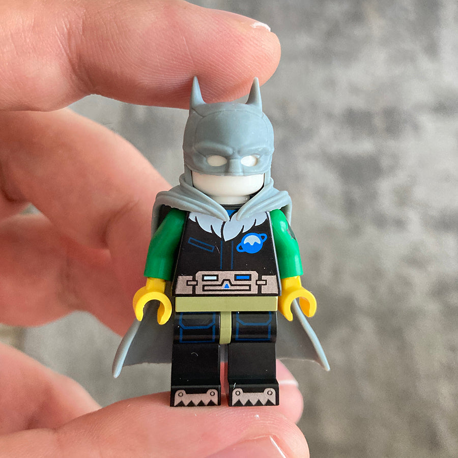 Bat warrior cape and cowl - Titanic Bricks