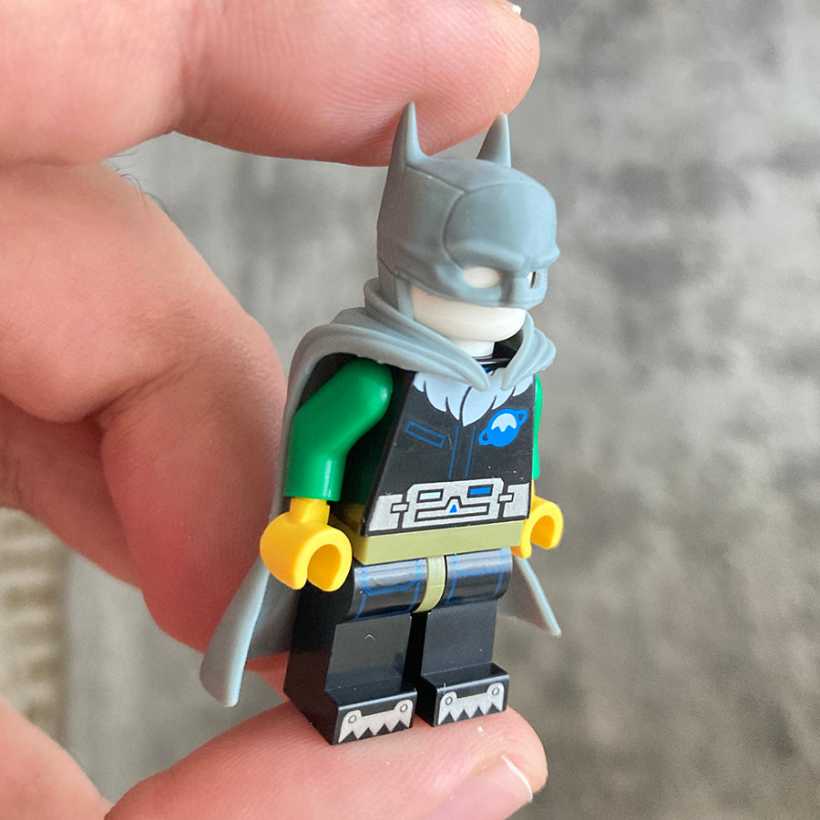Bat warrior cape and cowl - Titanic Bricks
