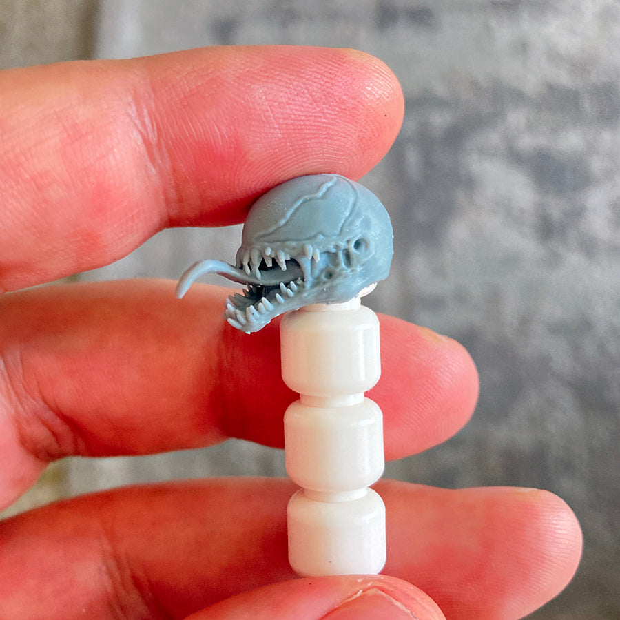 Symbiote Slayer mask - Titanic Bricks