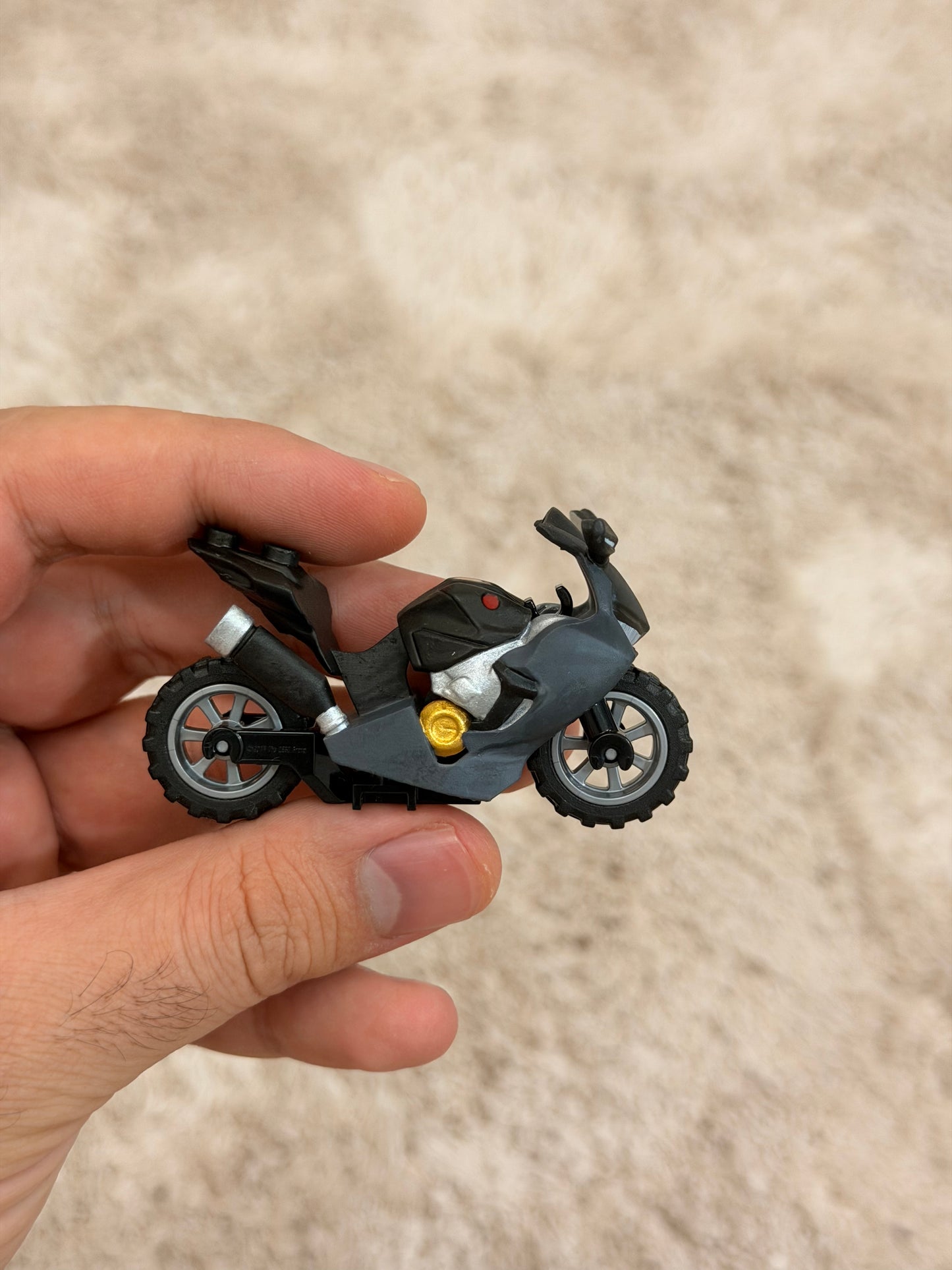 LEGO-Compatible Sport Motorcycle Body – Black Racing Bike Frame for Minifigures